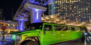 Las Vegas Limo Tour with Champagne and Nightclub Entry