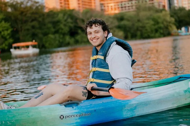 Austin Stand-Up Paddleboard Rental on Lady Bird Lake - Image 6