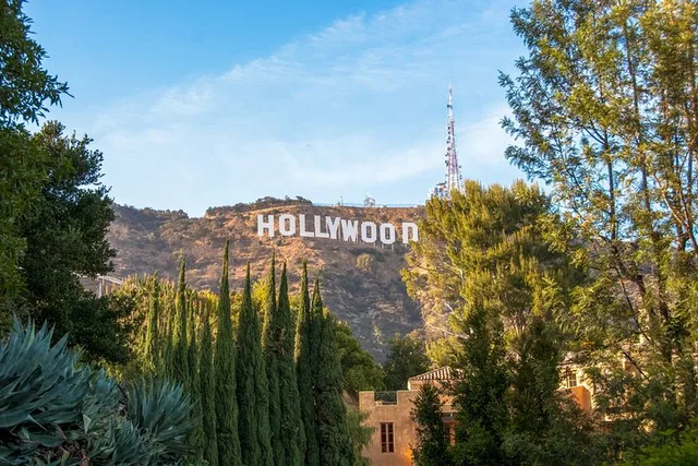 Hollywood and Beverly Hills Bus Tour - Image 4
