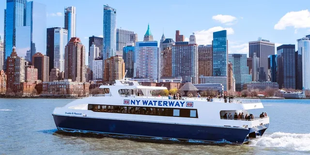 New York City Hudson & East Rivers Guided Cruise - Image 6