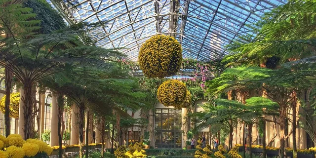 Philadelphia Brandywine Valley and Longwood Gardens Tour 4 hr - Image 1