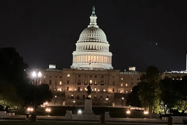 Washington, DC Monumental Moonlight Bus Tour - Image 4
