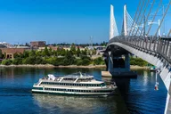 Portland Brunch Cruise on Willamette River 2 hr thumbnail 3
