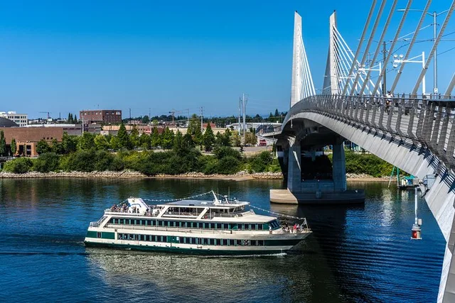 Portland Brunch Cruise on Willamette River 2 hr - Image 3