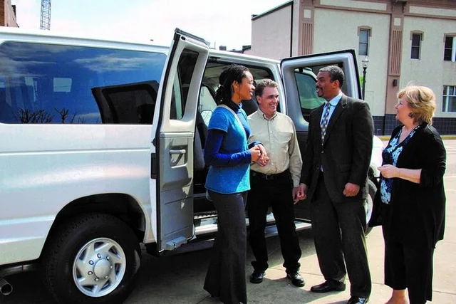 Orlando Airport Shuttle Service - Image 3