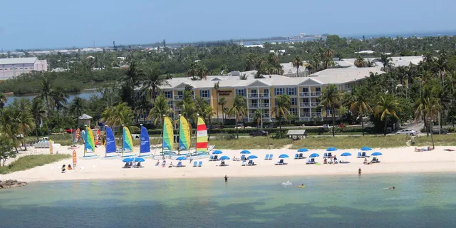 Key West Beach Pass with Parasailing - Image 4