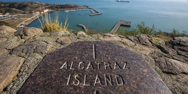 San Francisco Alcatraz and E-Bike Tour - Image 2