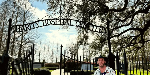 New Orleans Cemetery Experience - Image 3