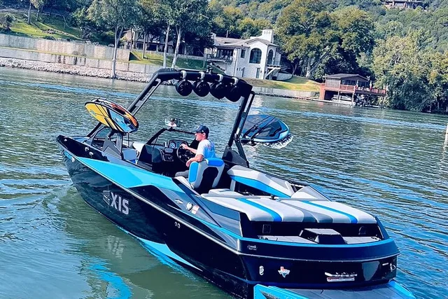 Austin Wakesurf Boat Tour - BYOB Captained - Image 3