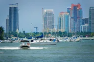 Miami Speedboat Tour of Star Island thumbnail 2