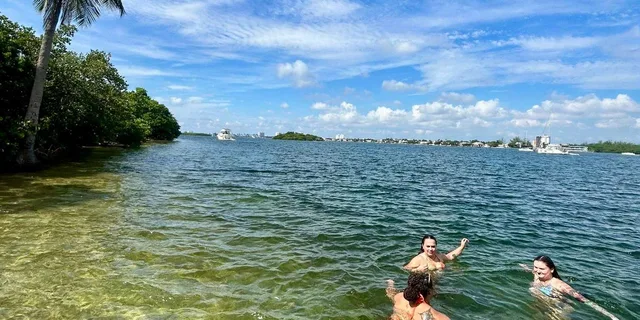 Miami Island Hopping Boat Trip with Floating Mat - Image 4