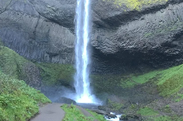 Portland Columbia River Gorge and Mt Hood Day Tour - Image 5