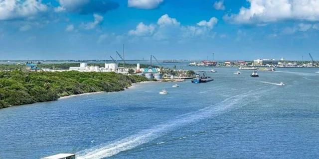 Galveston Haunted Harbor Boat Tour - Image 6
