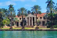 Miami Boat Tour: Mansions & Skyline thumbnail 2