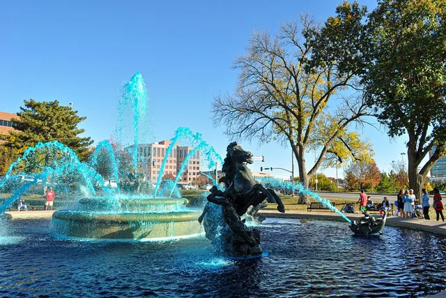 Kansas City Walking Tour: Art, Nature & Legacy - Image 4