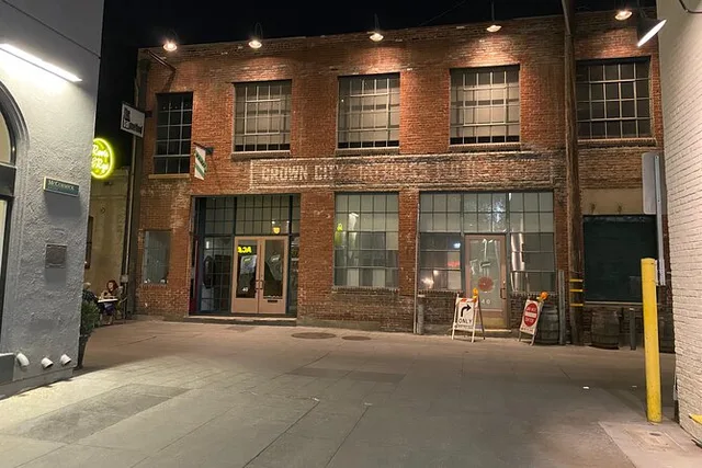 Pasadena Haunted Historical Walking Tour 2 hr - Image 1