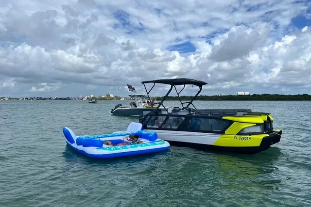 Miami Water Tour with Ocean Playground - Image 1