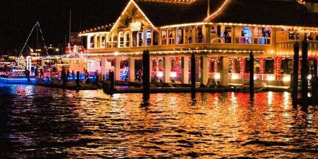 Newport Beach Holiday Lights Cruise - Image 6