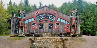 Ketchikan City Tour and Saxman Village with Salmon Tasting