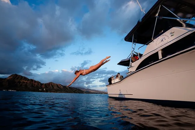 Waikiki Snorkel Charter 3.5 hr - Image 1