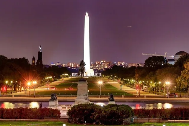 Washington DC Monuments Night Tour - Image 4