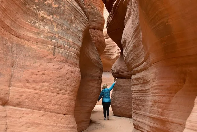 Kanab Slot Canyon 4WD Tour - Image 2