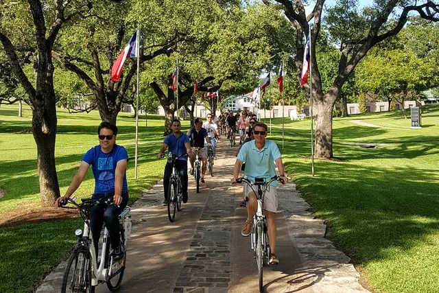 Austin E-Bike Tour of Ladybird Lake - Image 4