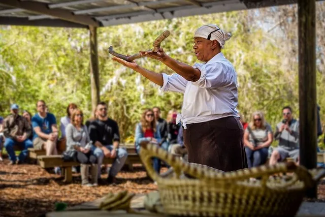 Charleston Boone Hall Plantation Tour with Transportation - Image 4