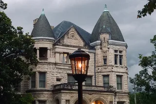 Louisville Ghost Tour at 4th and Ormsby