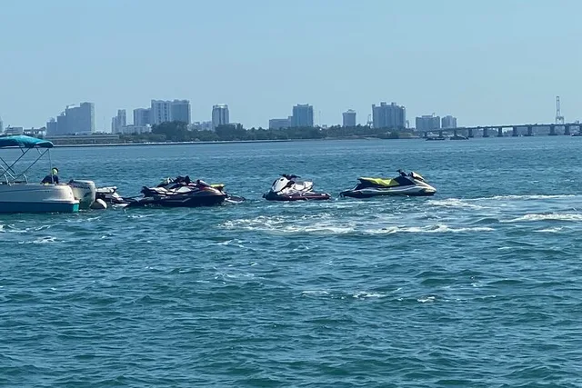 Miami Jetski Tour of Millionaire Homes 1 hr - Image 2