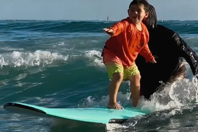 Waikiki Surf Lesson - Image 4