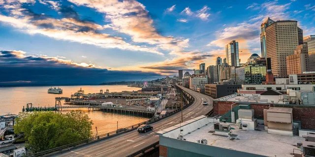 Seattle Evening Tour: Waterfront & Alki Beach - Image 5
