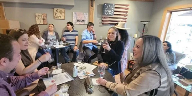Seattle Wine Tasting and Lunch Experience - Image 1