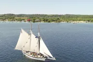 Traverse City Morning Sail with Anishinaabe Guide thumbnail 4