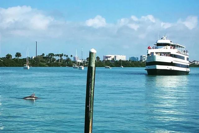 Clearwater Yacht Sightseeing Cruise - Image 2