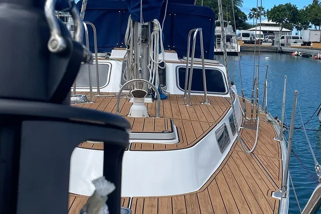 Honolulu Sailboat Charter - Image 2