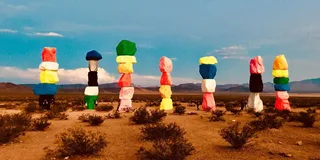Las Vegas Mojave Desert and Seven Magic Mountains Tour