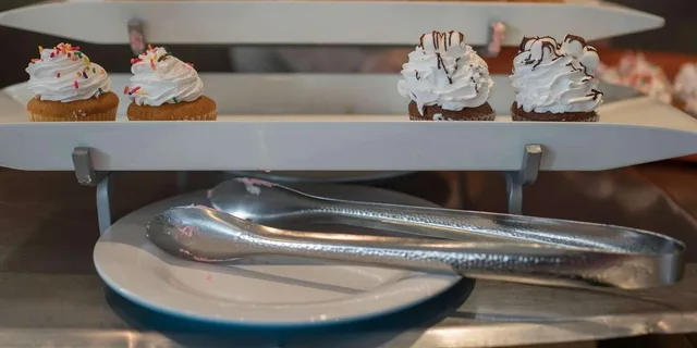 New York City Christmas Sweet Food Tour - Image 3