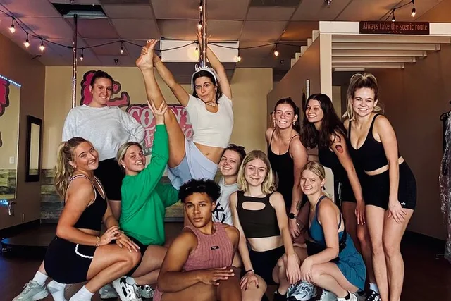 Nashville Pole Dance Class Workshop - Image 6
