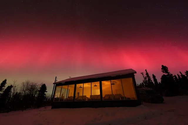 Fairbanks Northern Lights Glass House Experience - Image 6