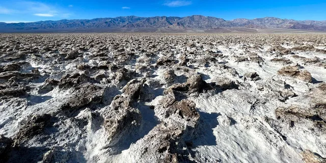 Las Vegas Small Group Tour to Death Valley - Image 4