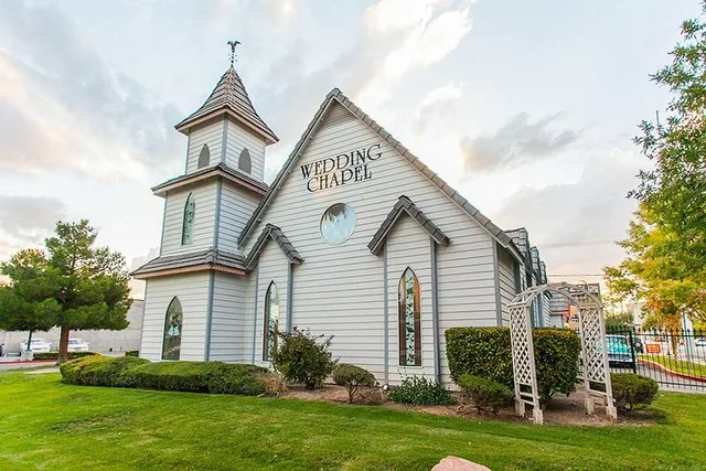 Las Vegas Wedding at A Special Memory Chapel - Image 3