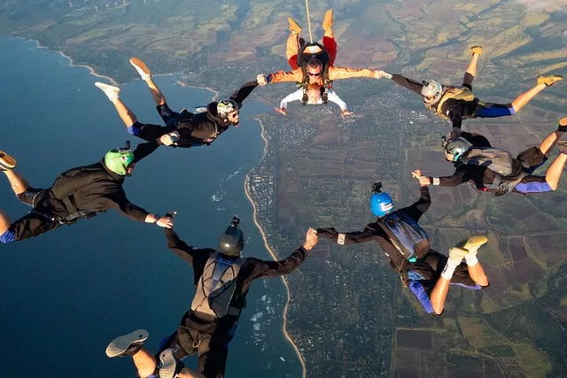 Hawaii Tandem Skydiving Experience - Image 6