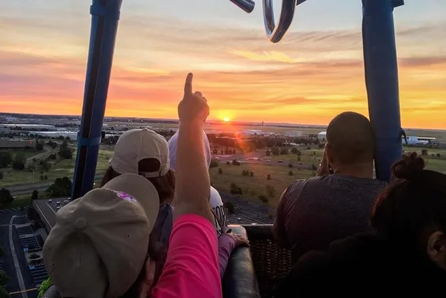 Albuquerque Hot Air Balloon Ride at Sunrise - Image 3
