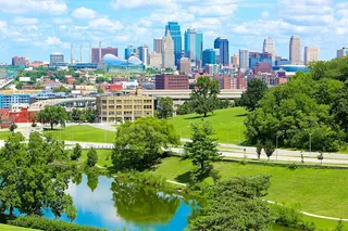 Kansas City Private Walking Tour: Plazas to Parks