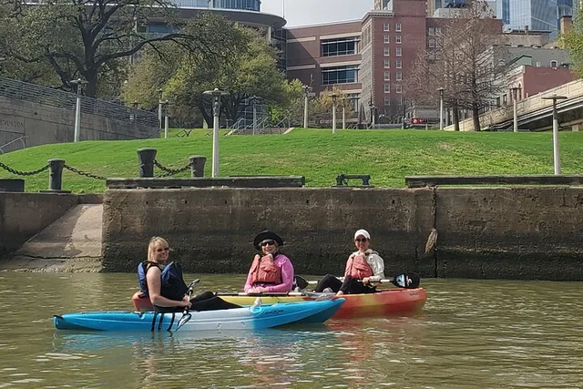 Houston Skyline Kayak Tour 2 hr - Image 4