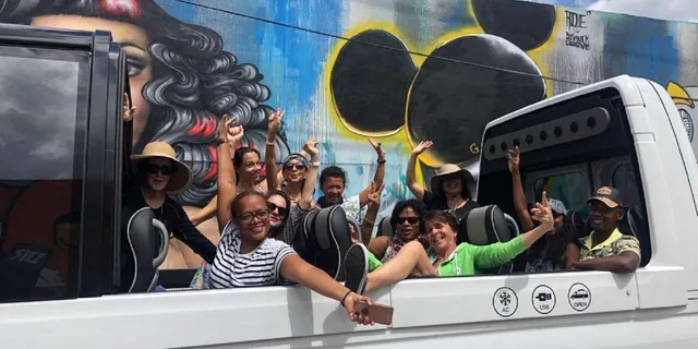 Miami Convertible Bus Sightseeing Tour (French) 3 hr - Image 1