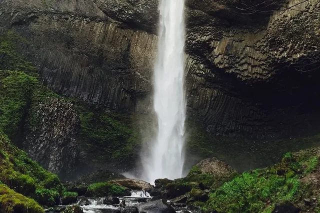 Portland Columbia River Gorge & Waterfalls Tour - Image 3