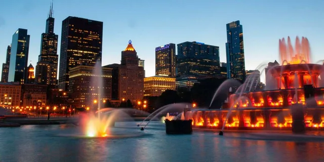 Chicago Night Driving Tour with Skydeck and River Cruise - Image 2