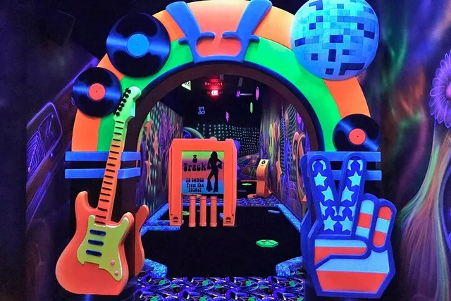 Bloomington Mini Golf at Mall of America - Image 4